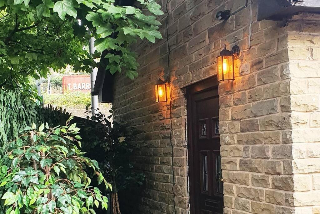 Lister Park Bradford Stylish 1Bed Coach House - Quiet & Tranquil Cottage & Parking Eksteriør bilde