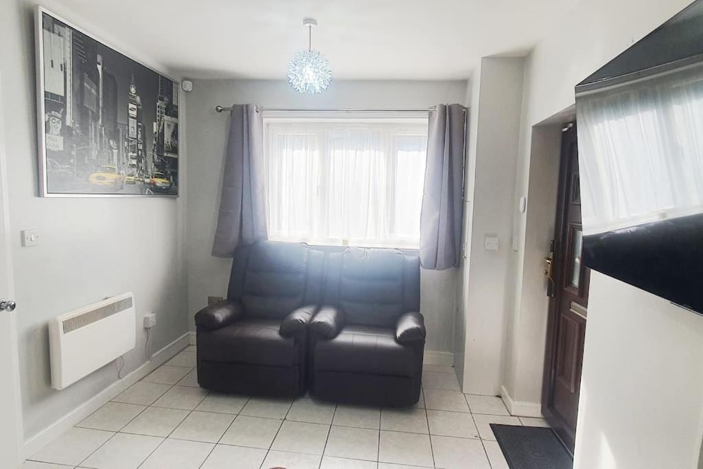 Lister Park Bradford Stylish 1Bed Coach House - Quiet & Tranquil Cottage & Parking Eksteriør bilde