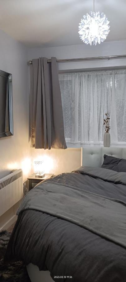 Lister Park Bradford Stylish 1Bed Coach House - Quiet & Tranquil Cottage & Parking Eksteriør bilde
