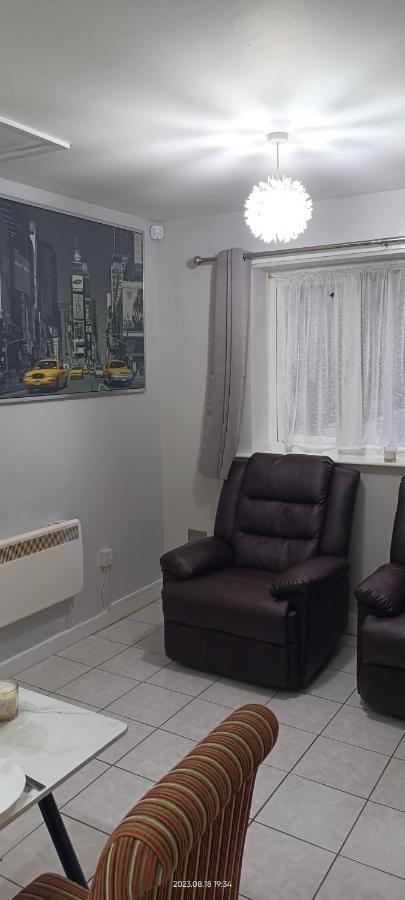 Lister Park Bradford Stylish 1Bed Coach House - Quiet & Tranquil Cottage & Parking Eksteriør bilde