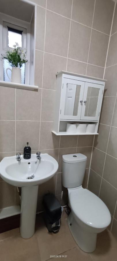 Lister Park Bradford Stylish 1Bed Coach House - Quiet & Tranquil Cottage & Parking Eksteriør bilde