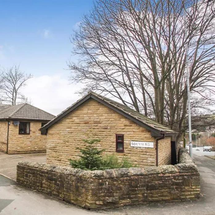 Lister Park Bradford Stylish 1Bed Coach House - Quiet & Tranquil Cottage & Parking Eksteriør bilde
