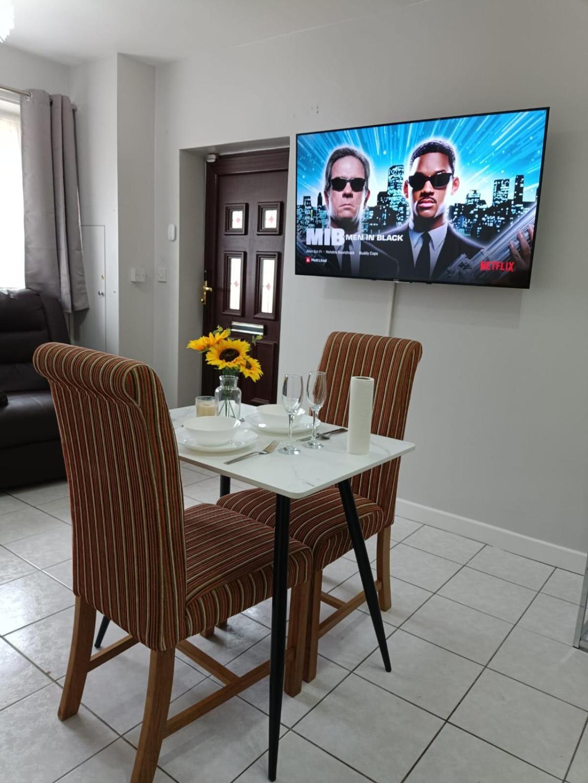 Lister Park Bradford Stylish 1Bed Coach House - Quiet & Tranquil Cottage & Parking Eksteriør bilde