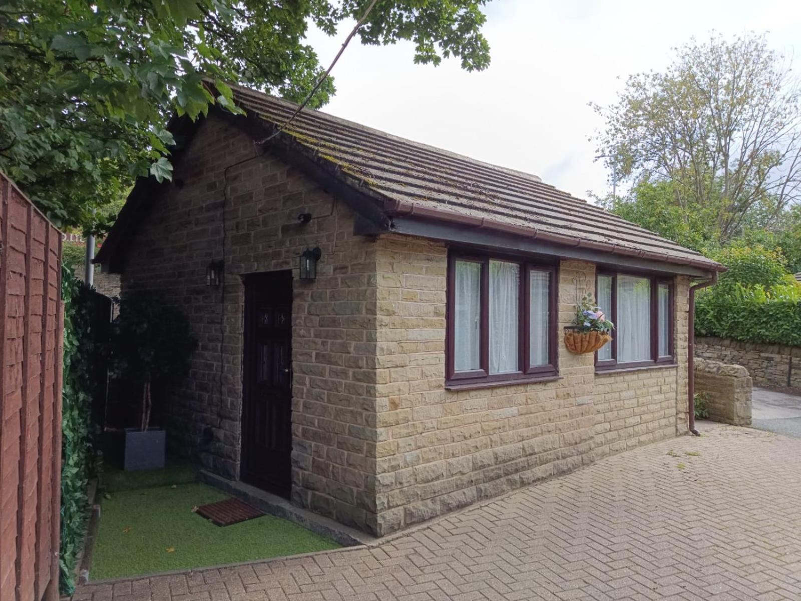 Lister Park Bradford Stylish 1Bed Coach House - Quiet & Tranquil Cottage & Parking Eksteriør bilde